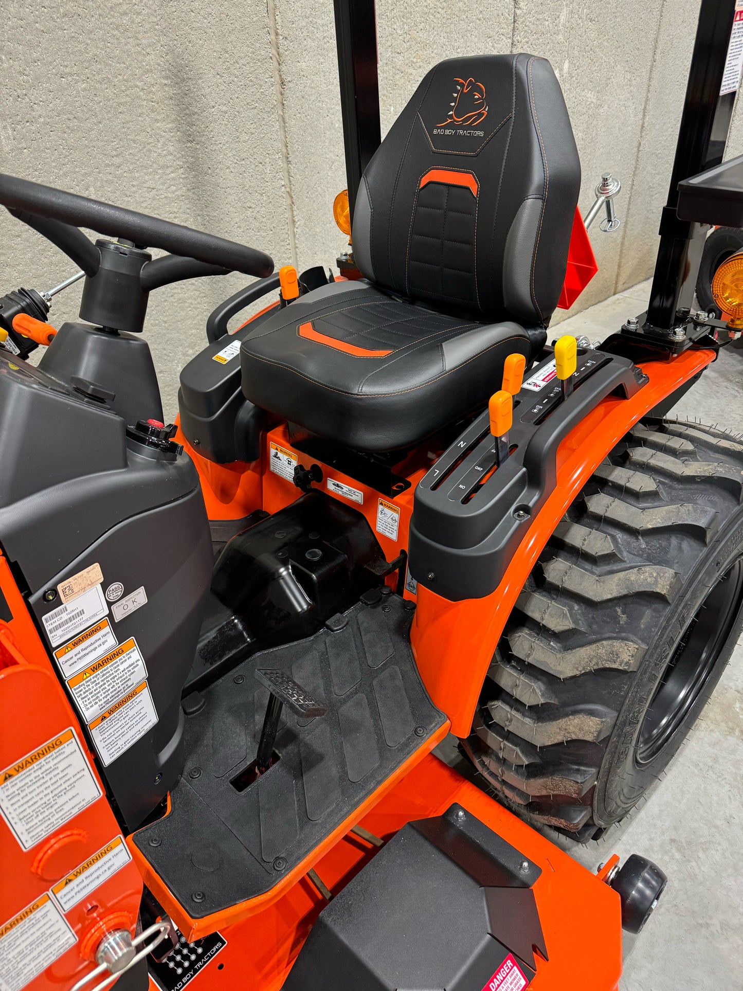 1025H - 10 SERIES, 24 HP W/ 105 LOADER & BELLY MOWER